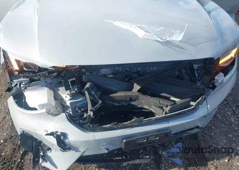 2025 Volvo Xc40 B5 Plus Dark Theme из США, поврежденный, VIN YV4L12UC8S2483428